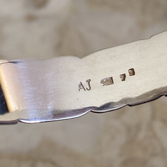 Vintage Hawaiian 925 Sterling Silver Kuuipo Floral Carved Etched Bangle Bracelet - Picture 7 of 10